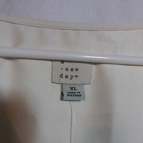 A New Day Elegant Satin Wrap Cream Long Sleeve Top Office Career Size XL - Picture 6 of 10